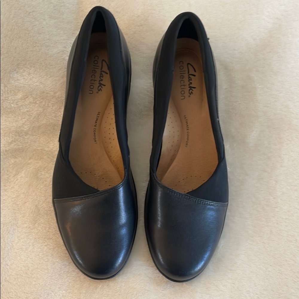 Clark’s Comfort Collection Black Wedge Shoes - Picture 2 of 6
